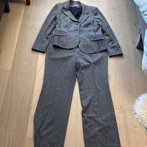 Semantiks Gray Pantsuit Classic Professional Style
